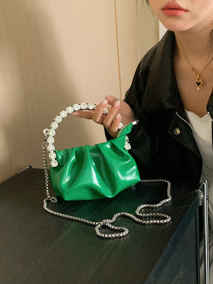 Well Tailored Bag with a Graceful Silhouette