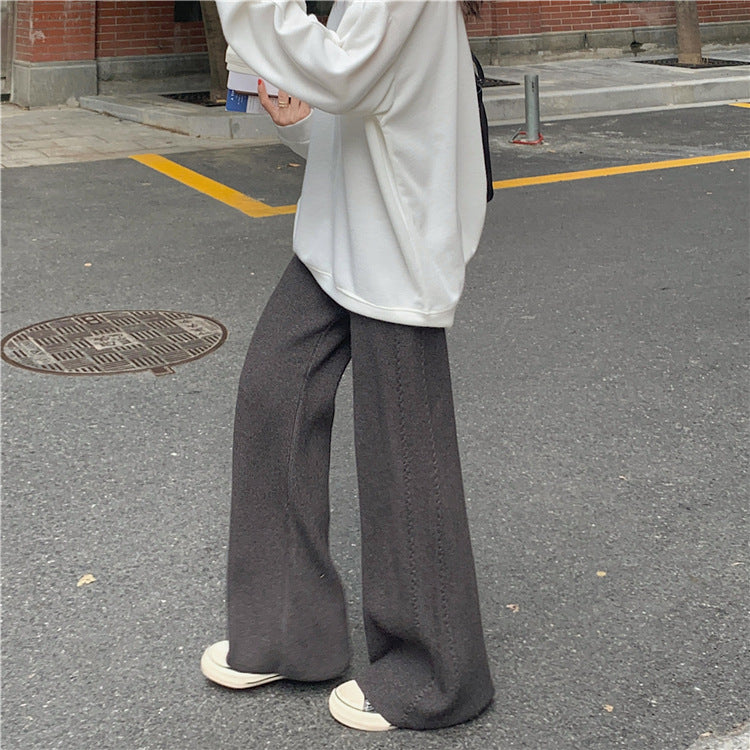 Well Tailored Pants with a Graceful Silhouette