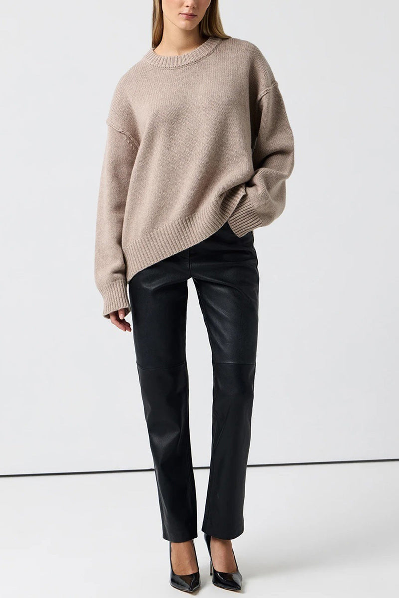 Well Tailored Sweater with a Graceful Silhouette