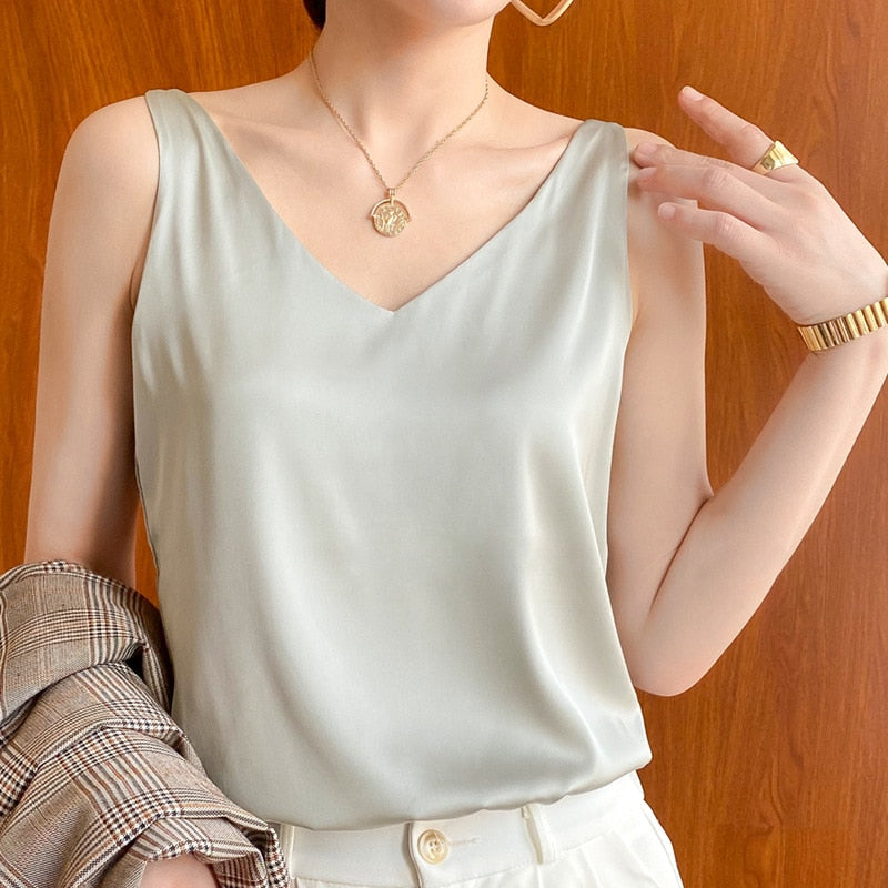 Classic Vintage Top with a Flattering Fit