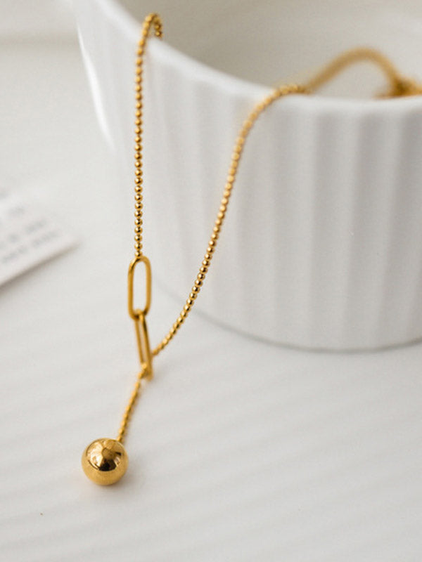 Effortlessly Elegant Garment with a Timeless Design