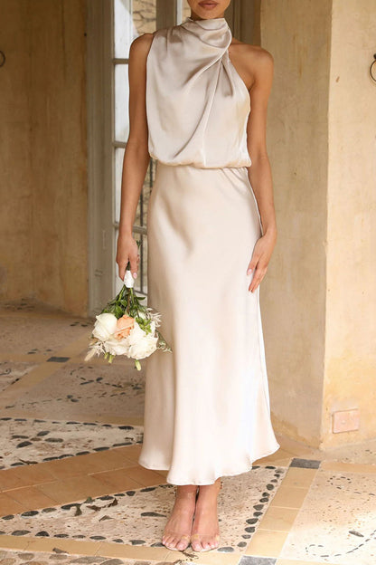 Effortlessly Elegant Dress with a Timeless Design