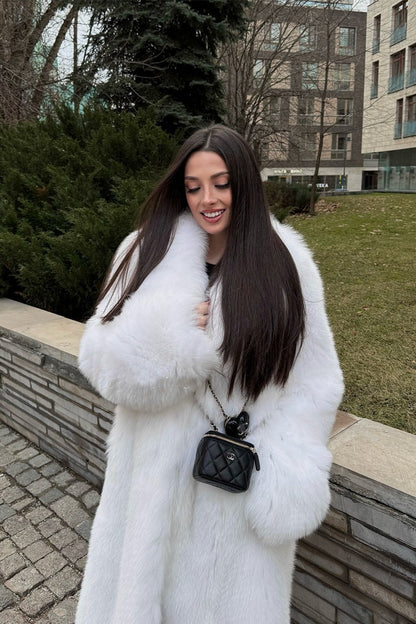 Effortlessly Elegant Coat with a Timeless Design