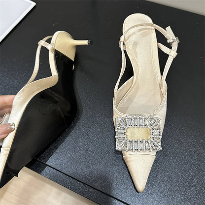 Effortlessly Elegant Heels with a Timeless Design