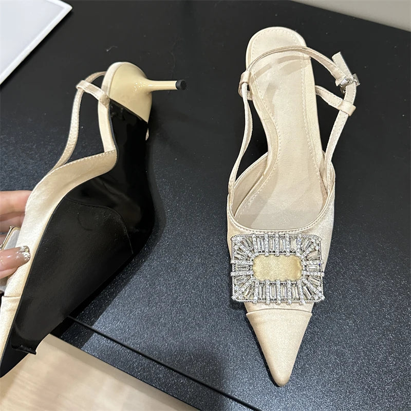 Effortlessly Elegant Heels with a Timeless Design
