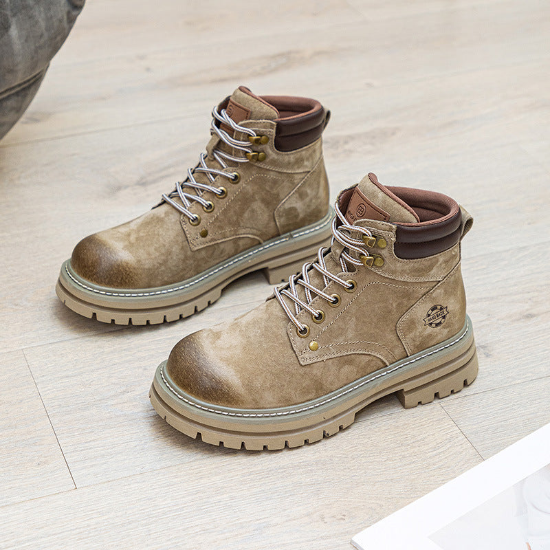Effortlessly Elegant Boots with a Timeless Design