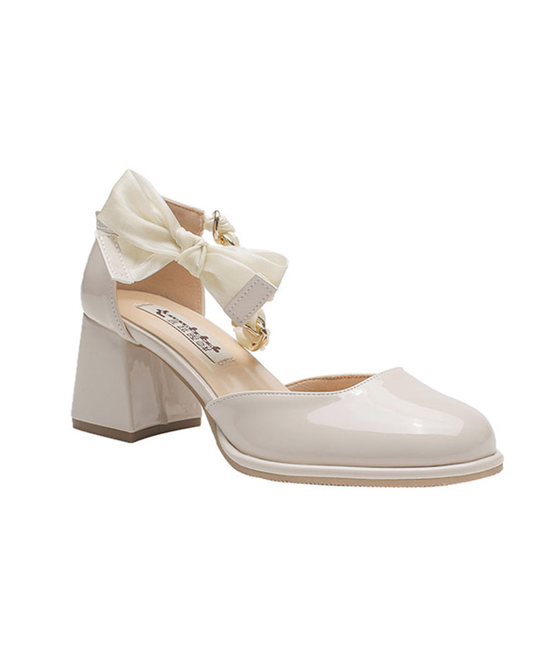 Effortlessly Elegant Sandals with a Timeless Design