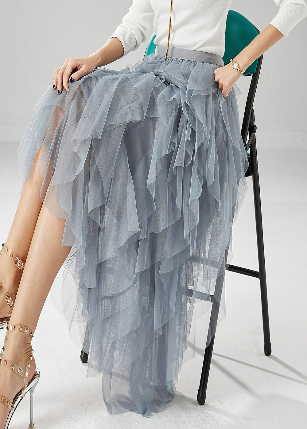 Well Tailored Garment with a Graceful Silhouette