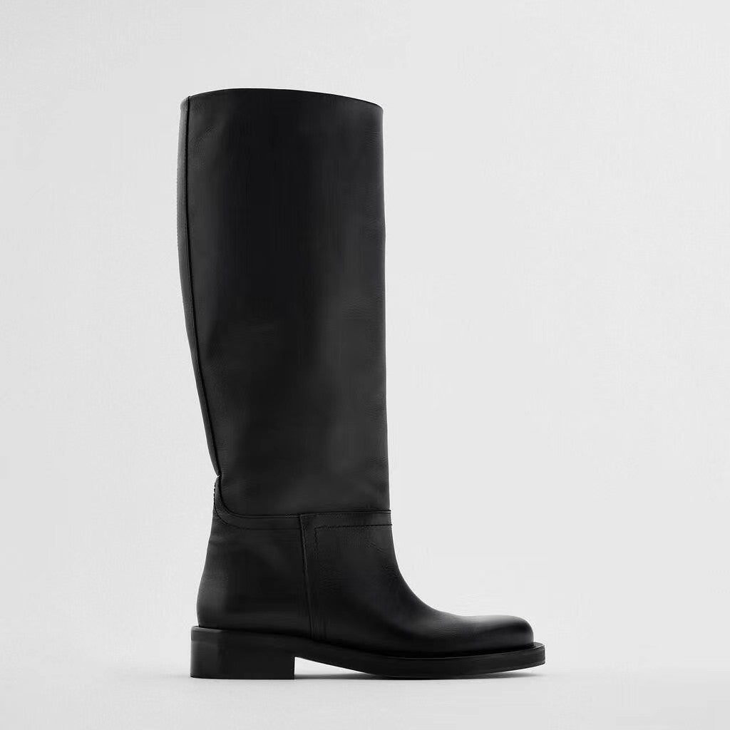 Polished Boots with an Effortless Classic Look