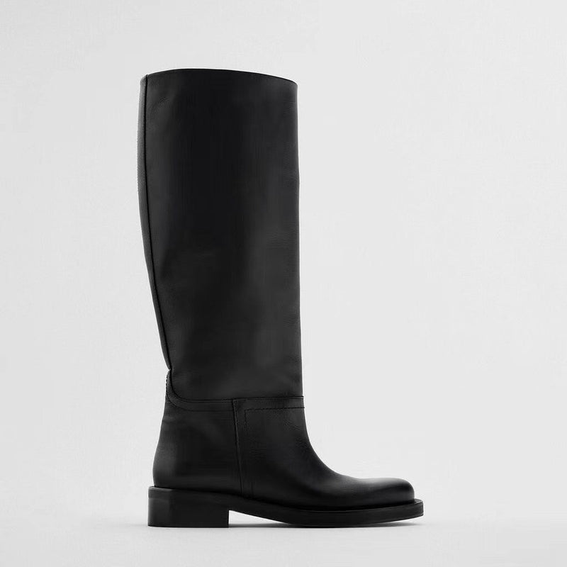 Polished Boots with an Effortless Classic Look