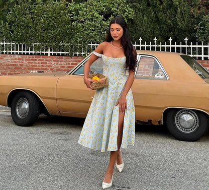 Beautifully Finished Dress in a Timeless Design