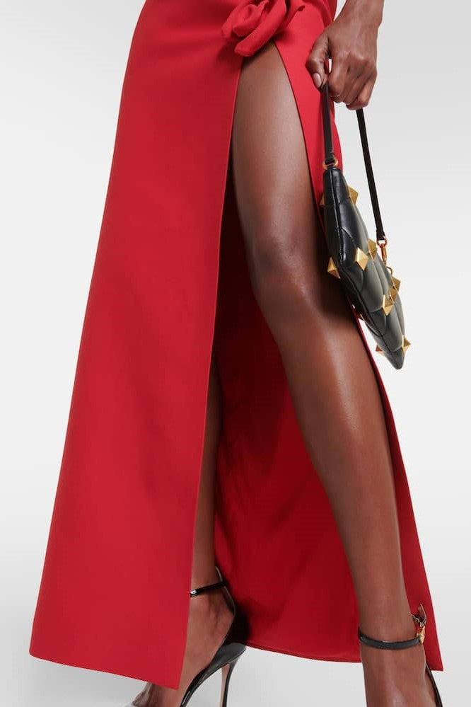 Gracefully Styled Garment for Any Occasion