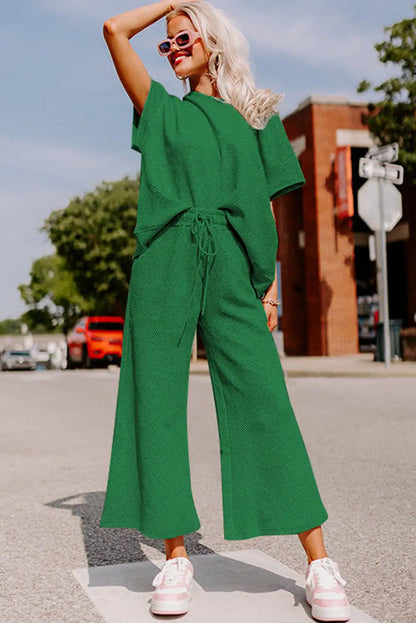 Effortlessly Elegant Pants with a Timeless Design