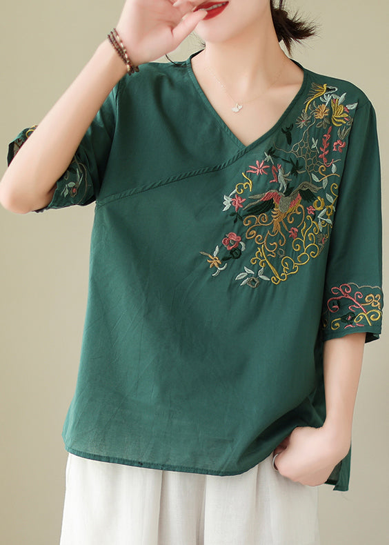 Sophisticated Blouse with a Clean Classic Look