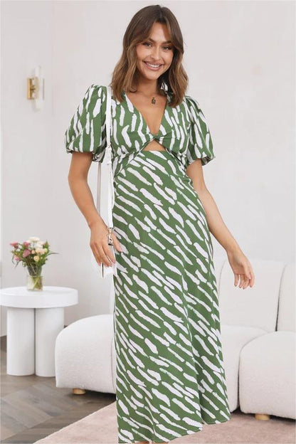 Beautifully Crafted Dress in a Classic Style