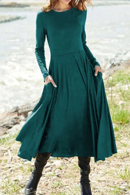 Effortlessly Elegant Dress with a Timeless Design