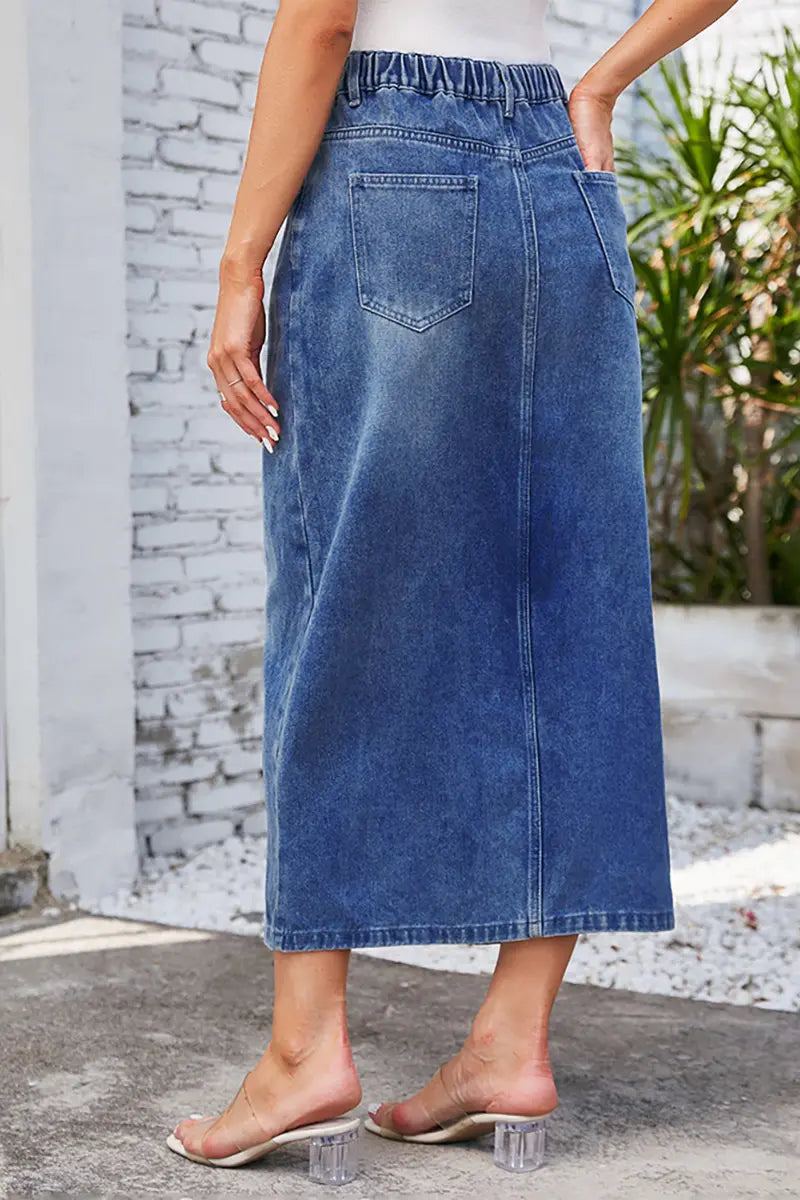 Sophisticated Garment with a Clean Classic Look