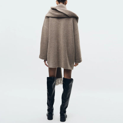Well Tailored Coat with a Graceful Silhouette