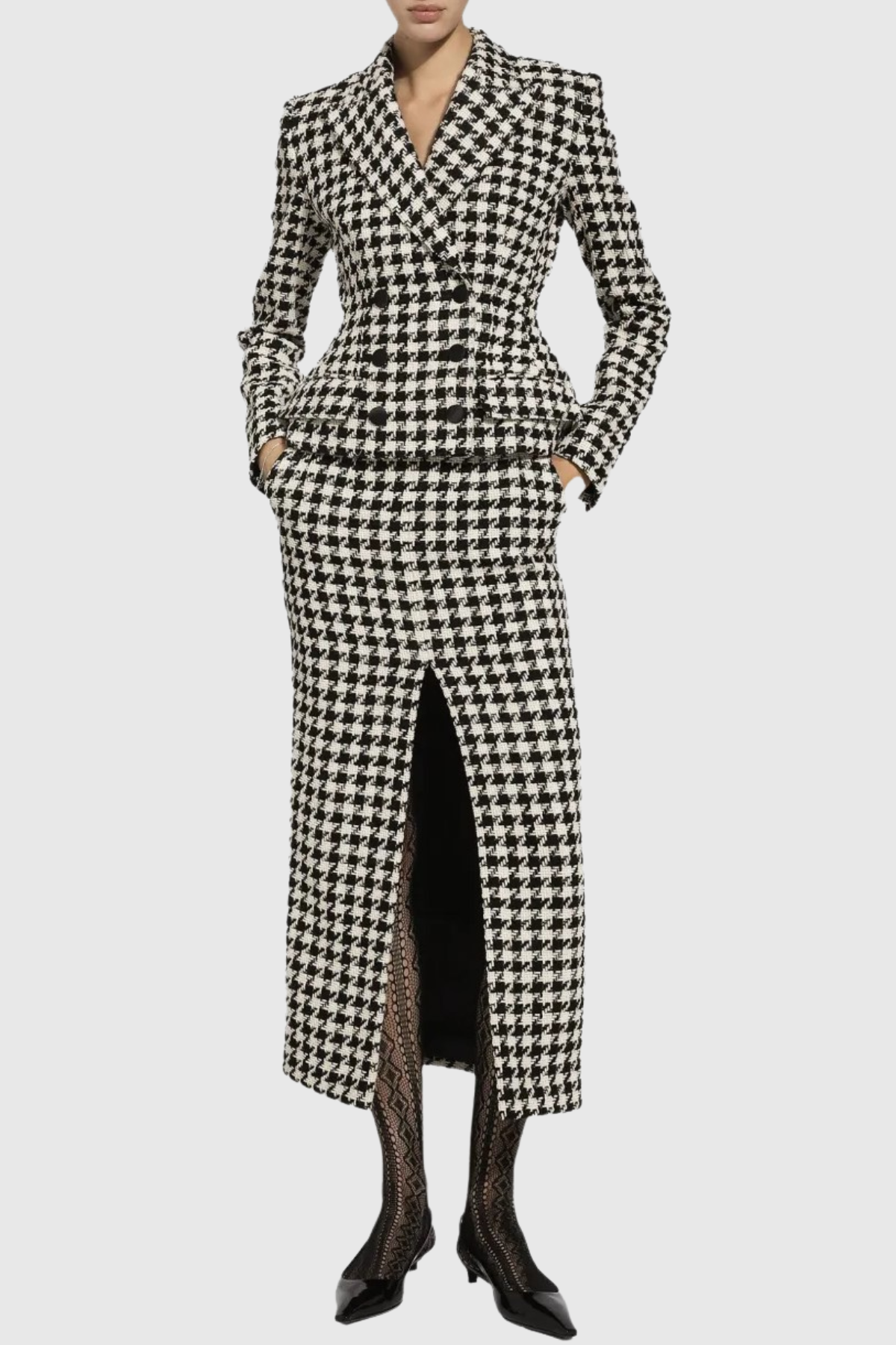 Effortlessly Elegant Jacket with a Timeless Design