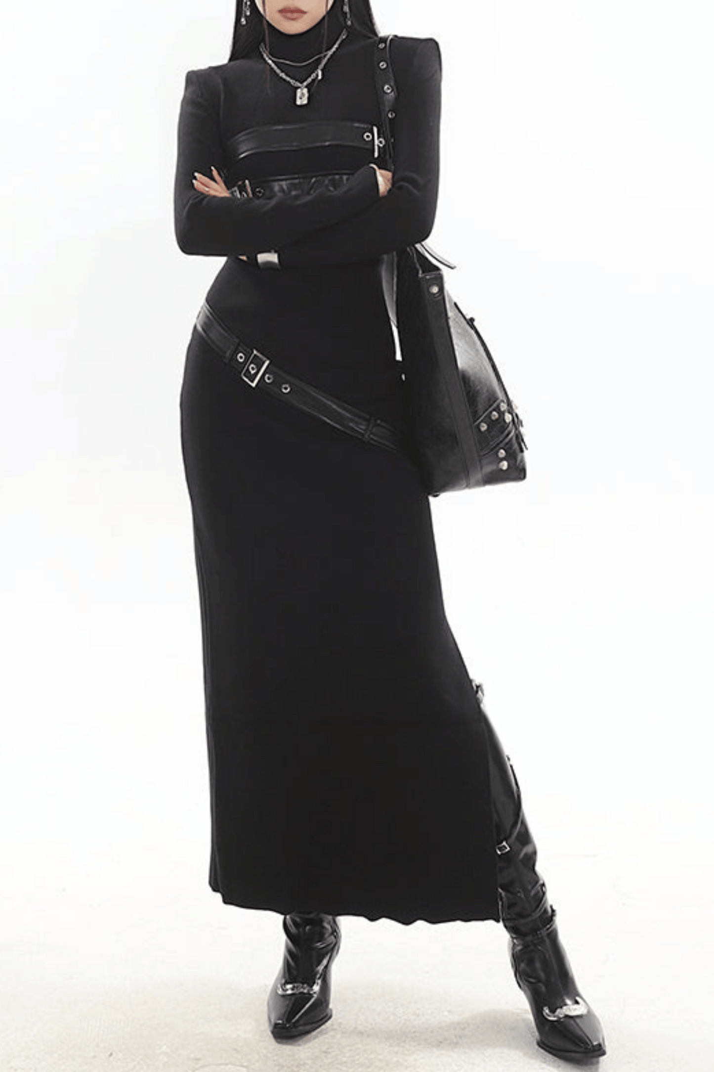 Well Tailored Dress with a Graceful Silhouette