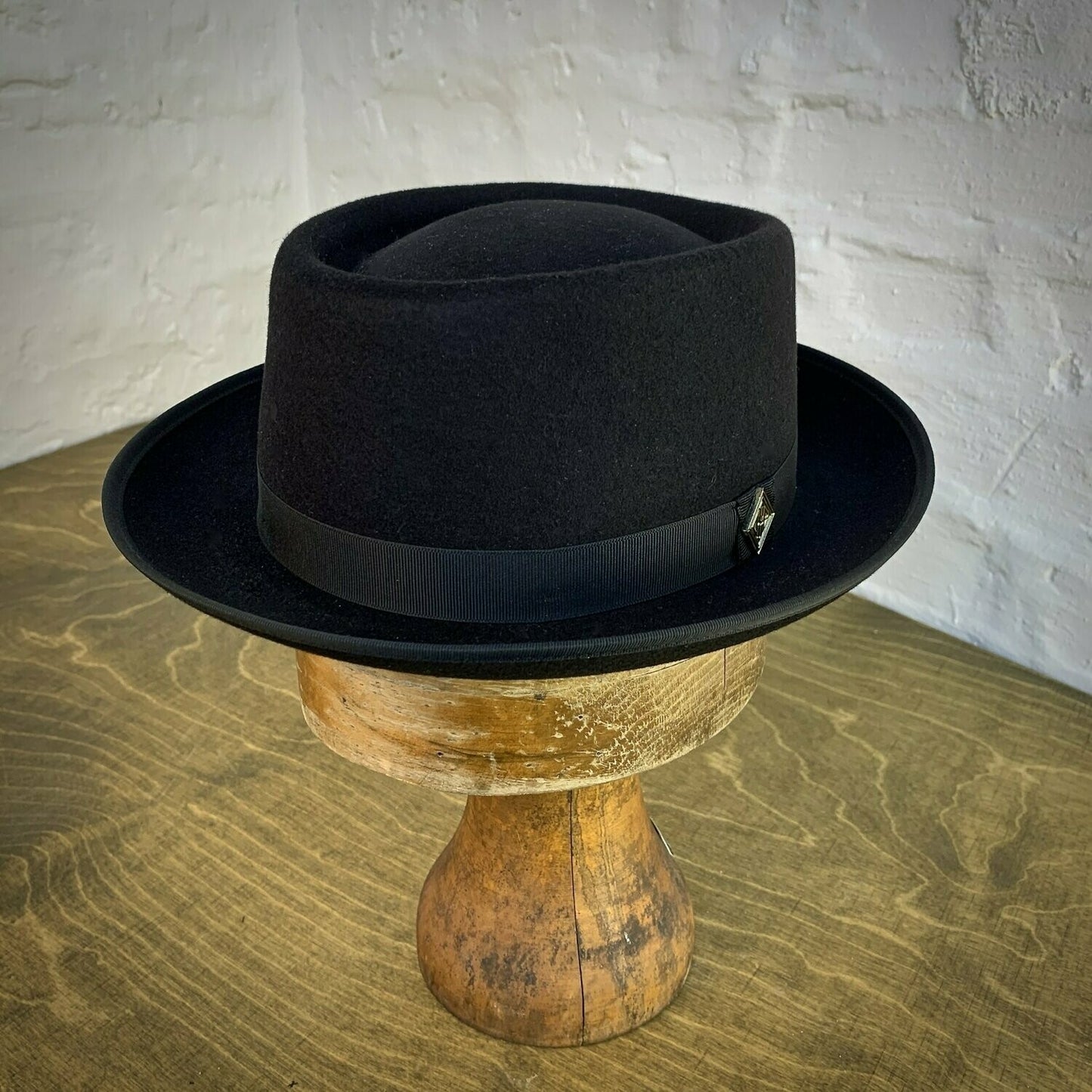 Effortlessly Elegant Garment with a Timeless Design