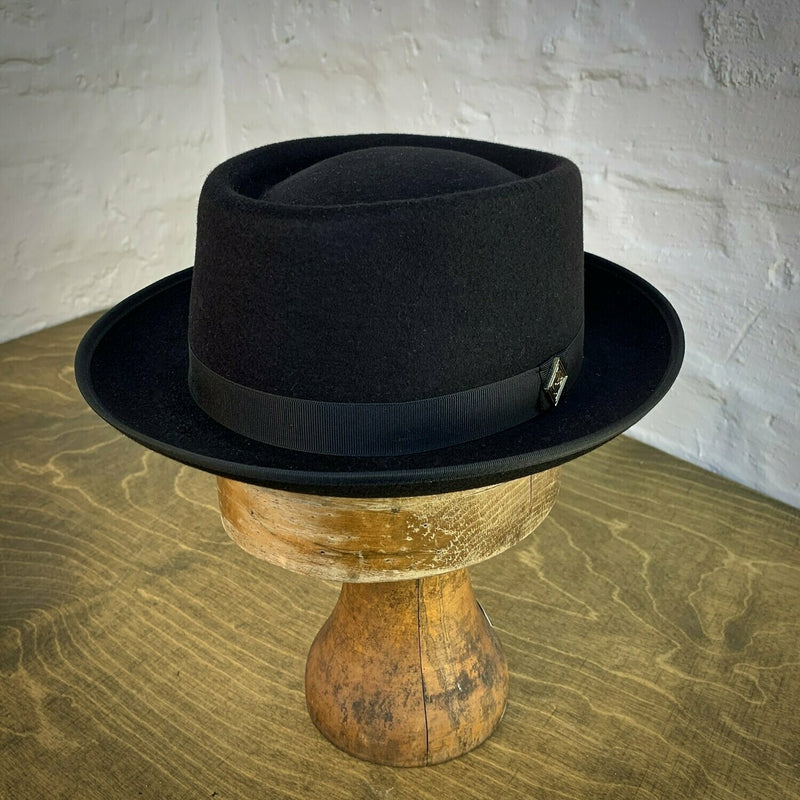 Effortlessly Elegant Garment with a Timeless Design