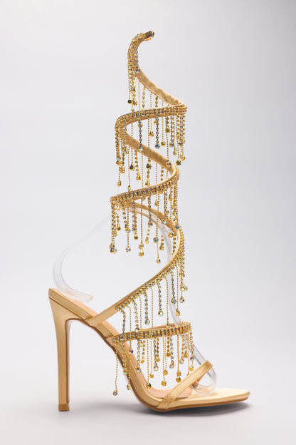 Effortlessly Elegant Heels with a Timeless Design