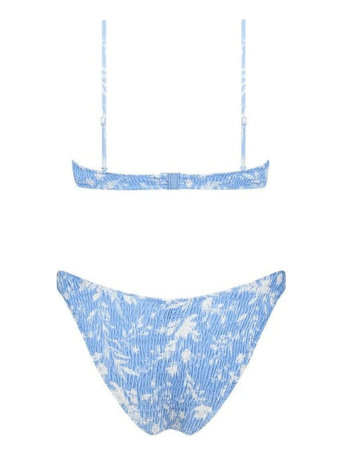 Beautifully Finished Bikini in a Timeless Design