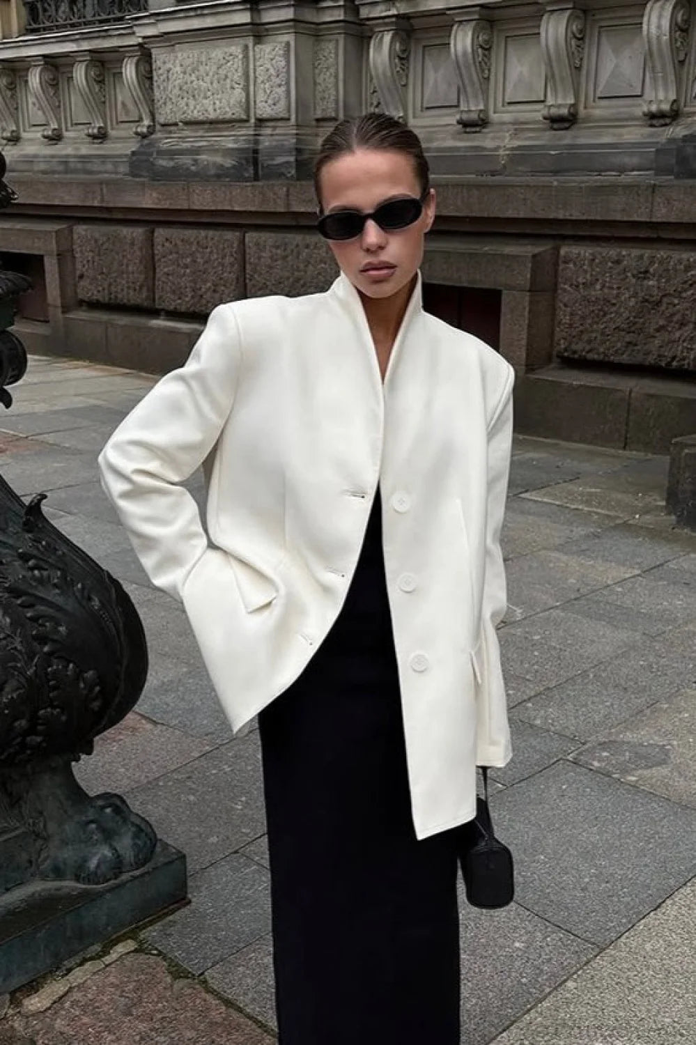 Effortlessly Elegant Coat with a Timeless Design