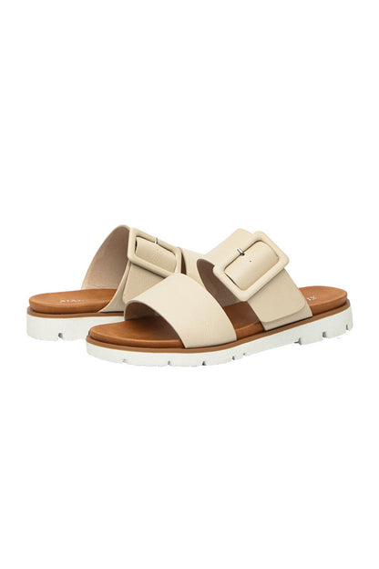 Effortlessly Elegant Sandals with a Timeless Design
