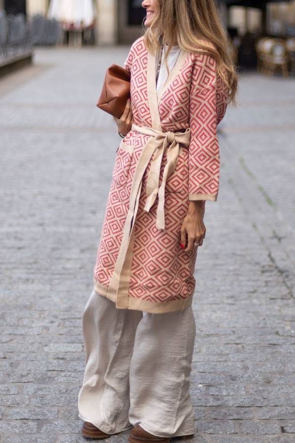 Well Tailored Coat with a Graceful Silhouette