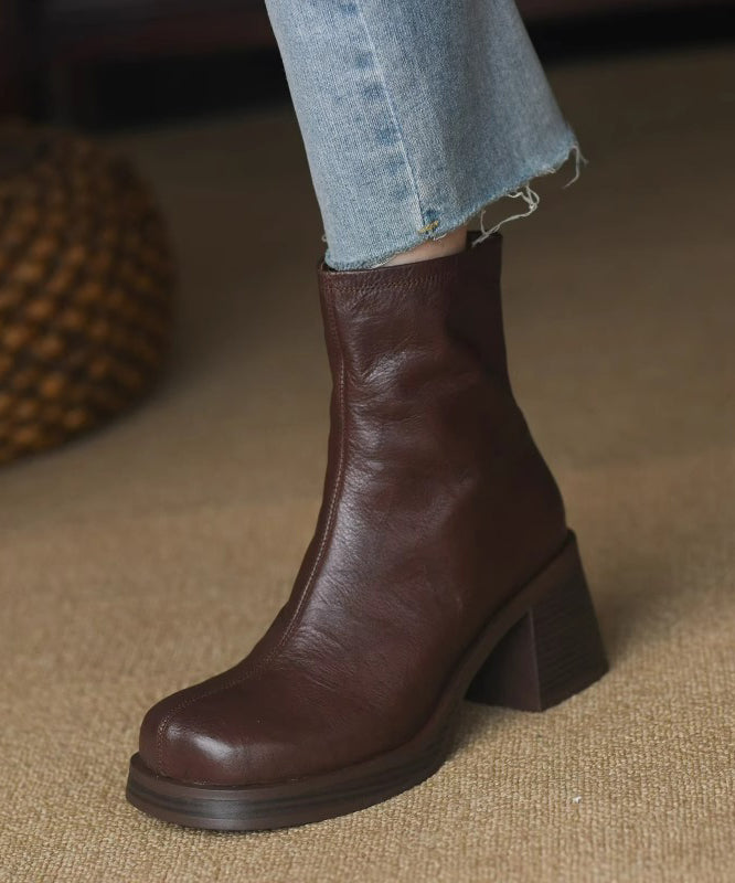 Well Tailored Boots with a Graceful Silhouette