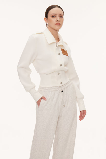 Effortlessly Elegant Jacket with a Timeless Design