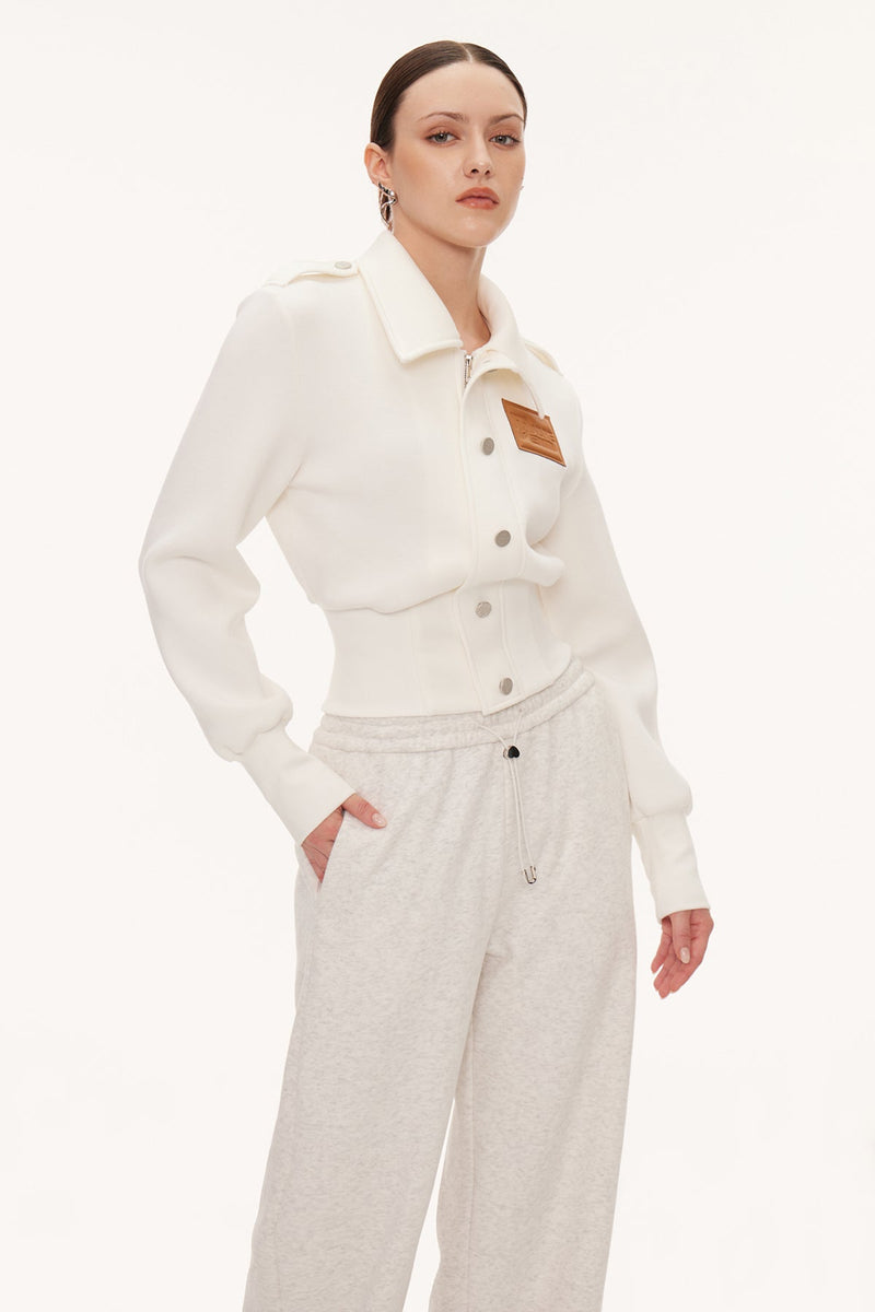 Effortlessly Elegant Jacket with a Timeless Design