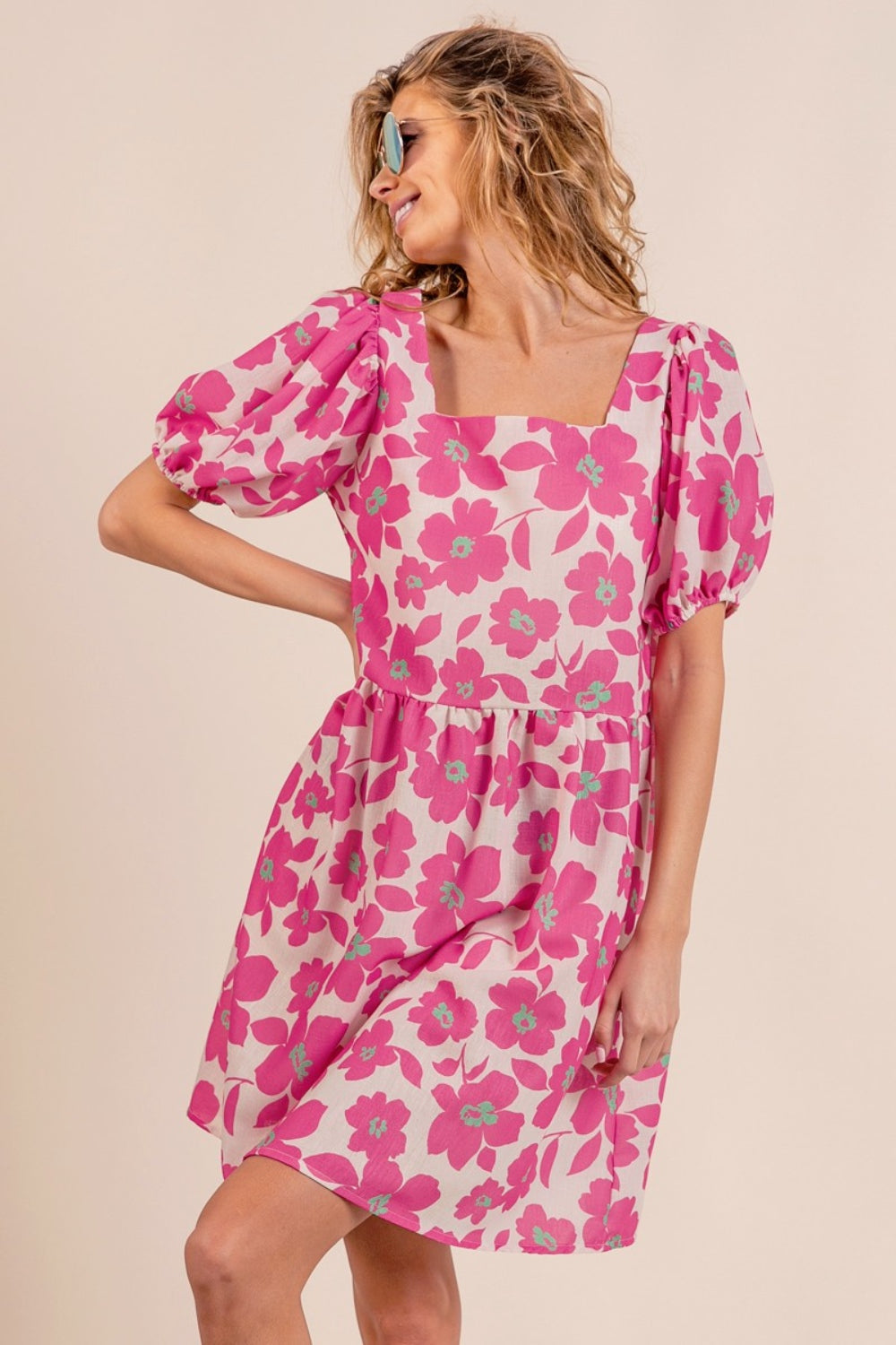 Effortlessly Elegant Dress with a Timeless Design