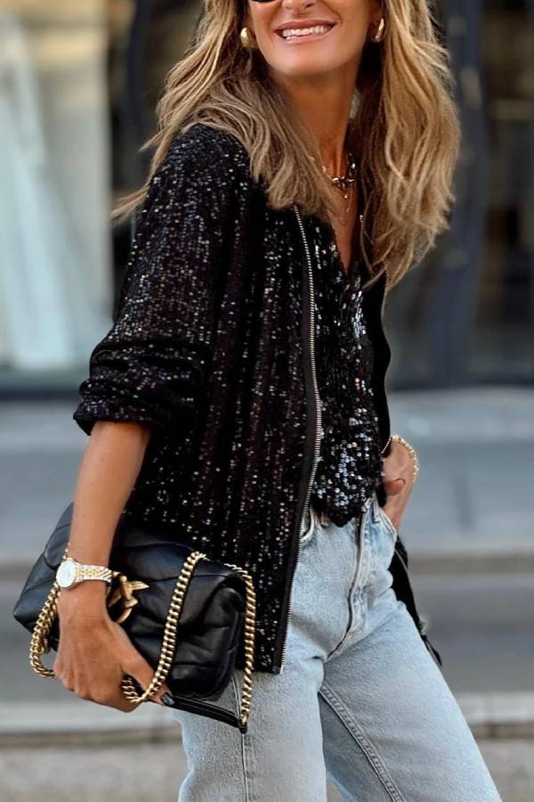 Well Tailored Jacket with a Graceful Silhouette