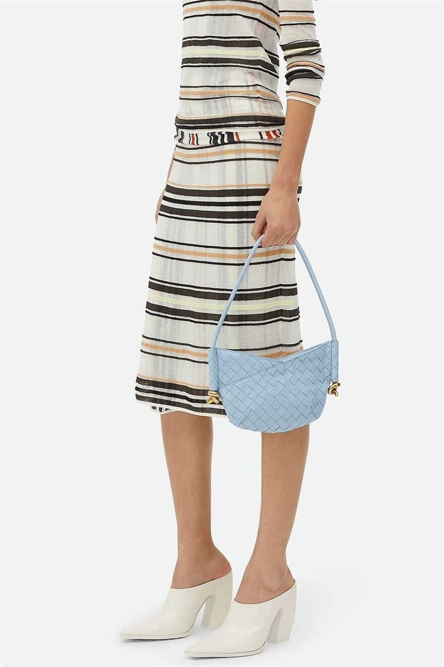 Gracefully Styled Bag for Any Occasion