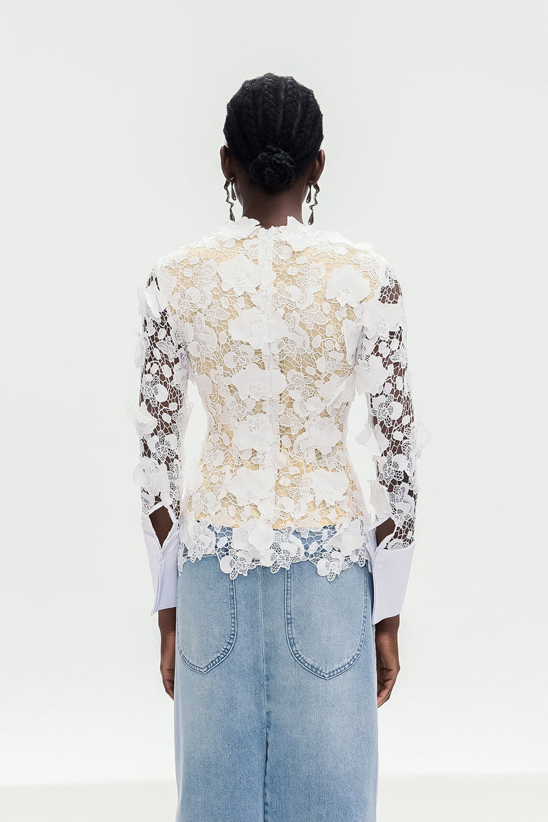 Well Tailored Top with a Graceful Silhouette