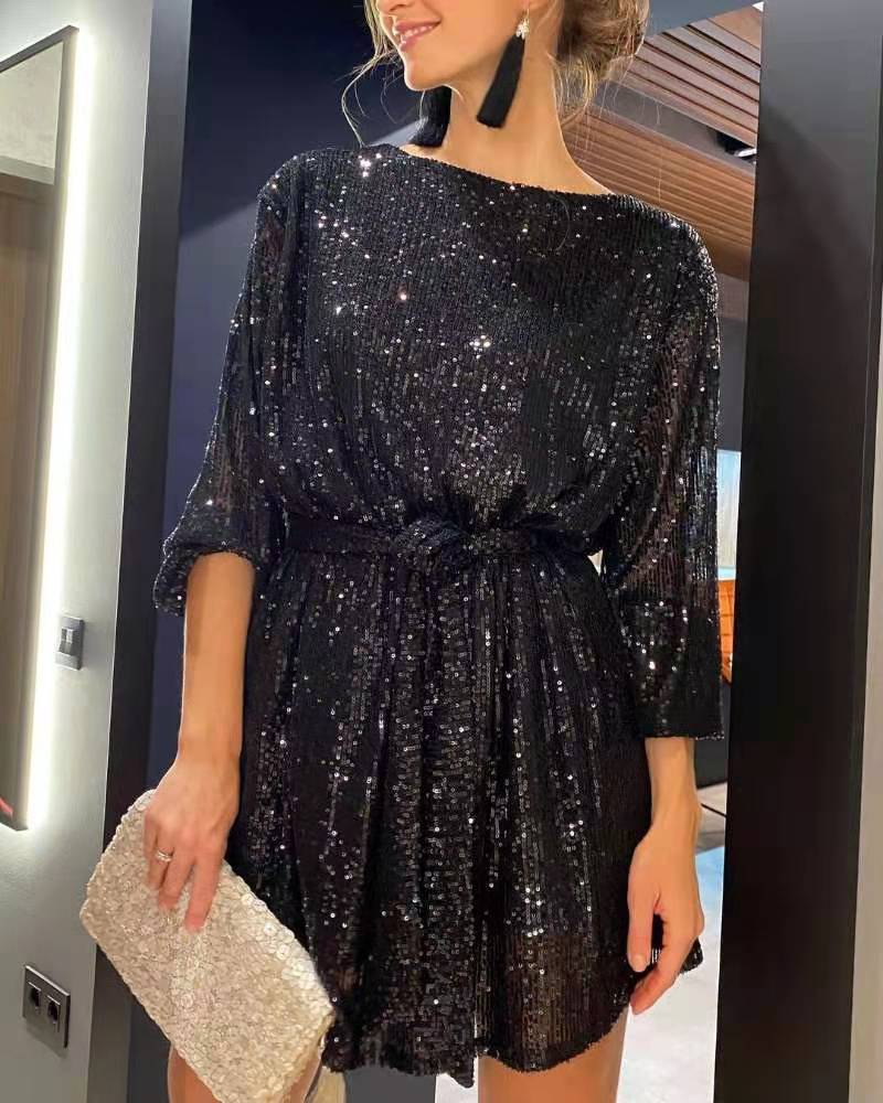 Beautifully Finished Dress in a Timeless Design