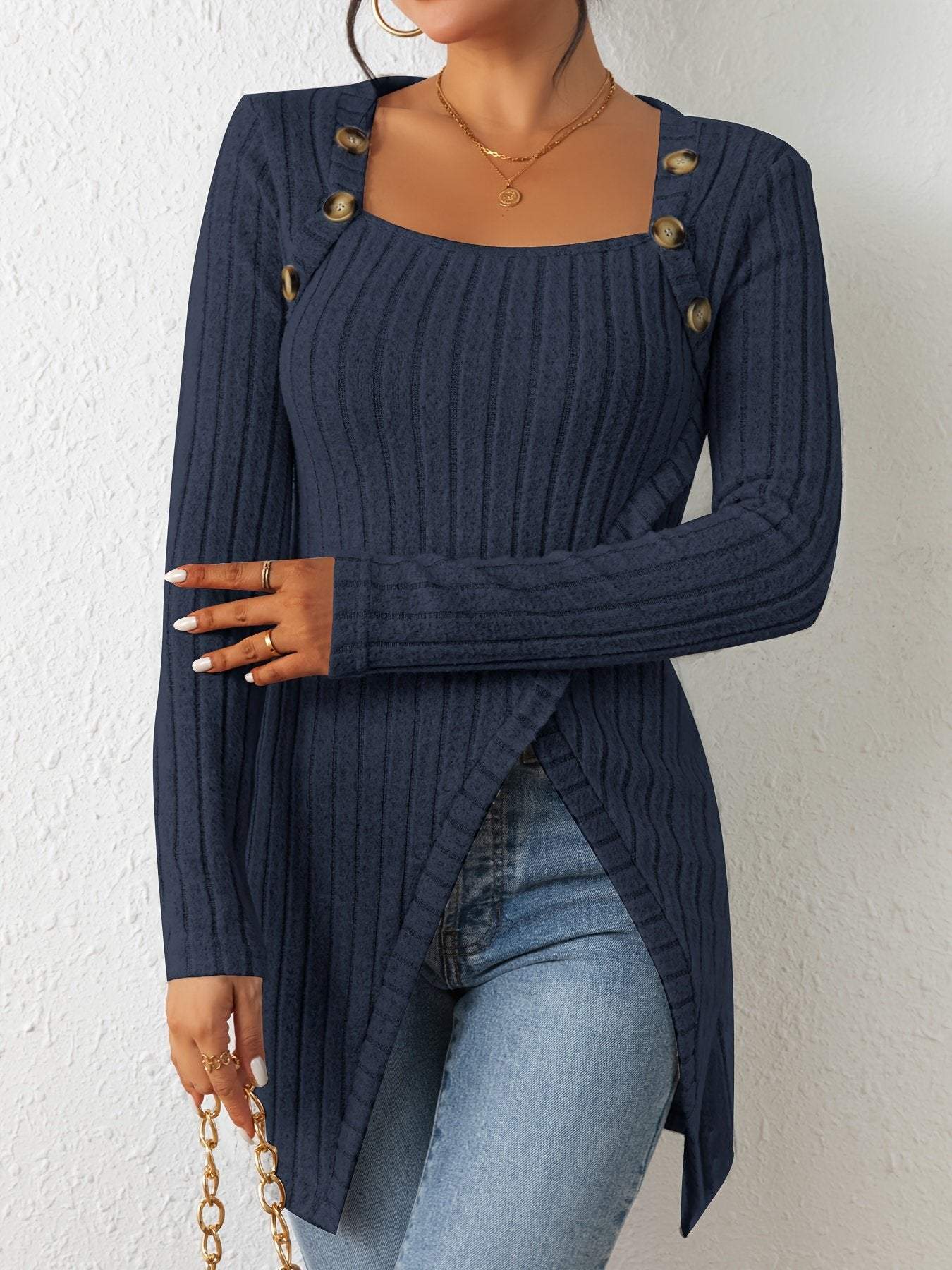 Effortlessly Elegant Top with a Timeless Design