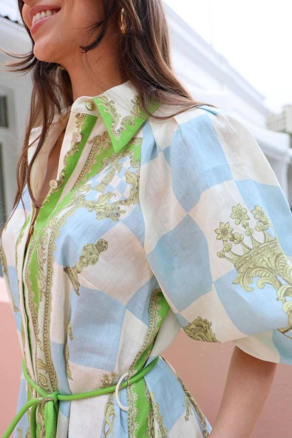 Gracefully Styled Dress for Any Occasion