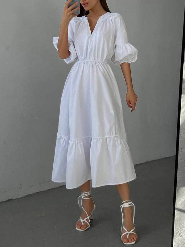 Beautifully Finished Dress in a Timeless Design