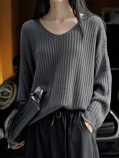 Effortlessly Elegant Sweater with a Timeless Design