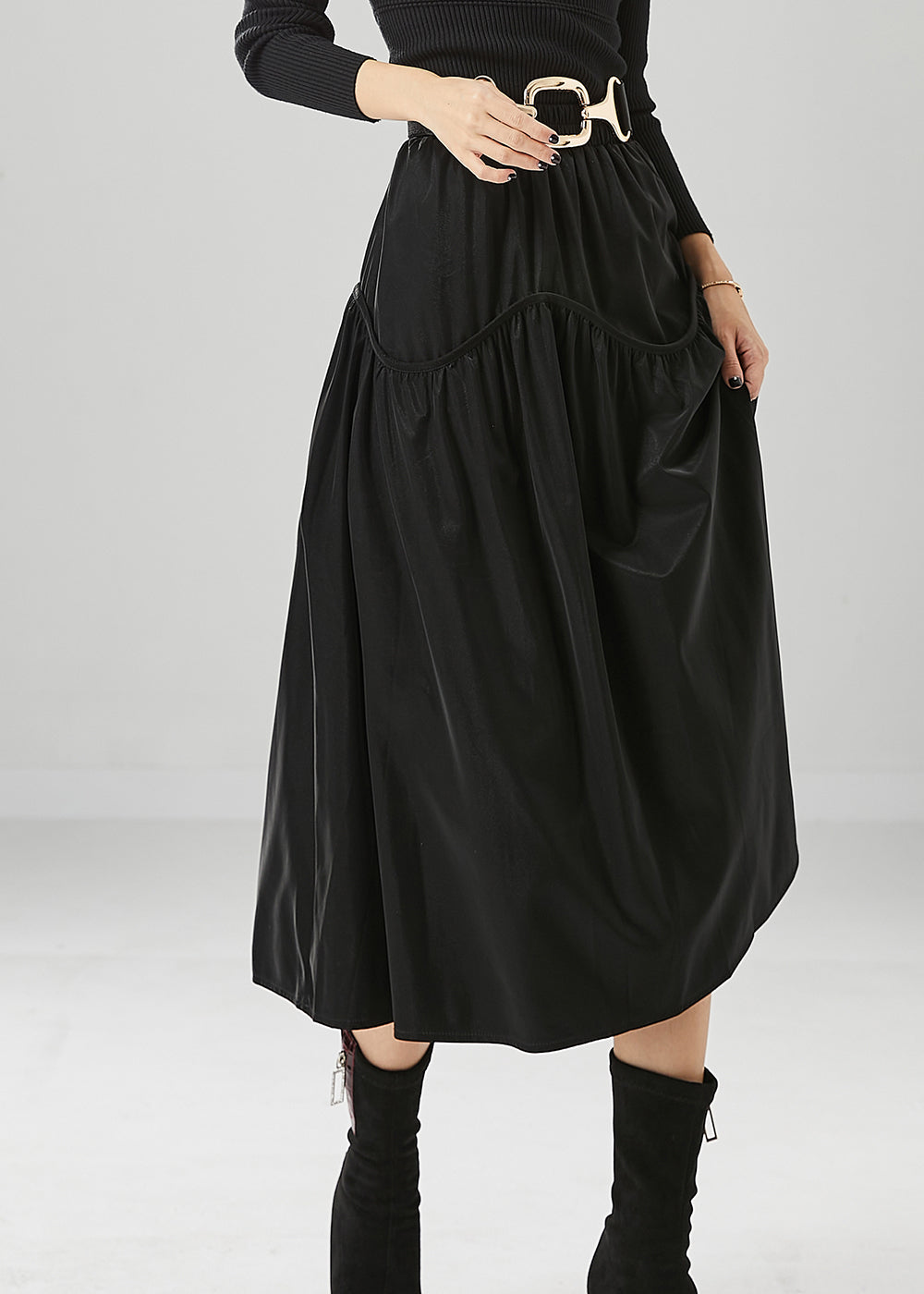 Effortlessly Elegant Garment with a Timeless Design