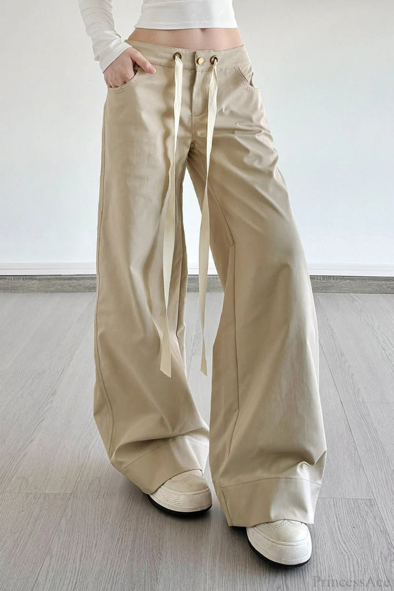 Well Tailored Pants with a Graceful Silhouette