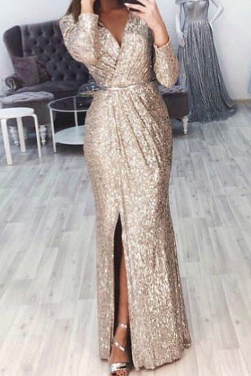 Beautifully Finished Dress in a Timeless Design