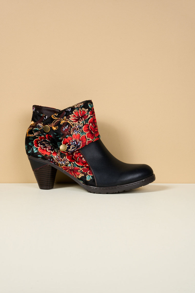 Elegantly Styled Boots for Everyday Wear