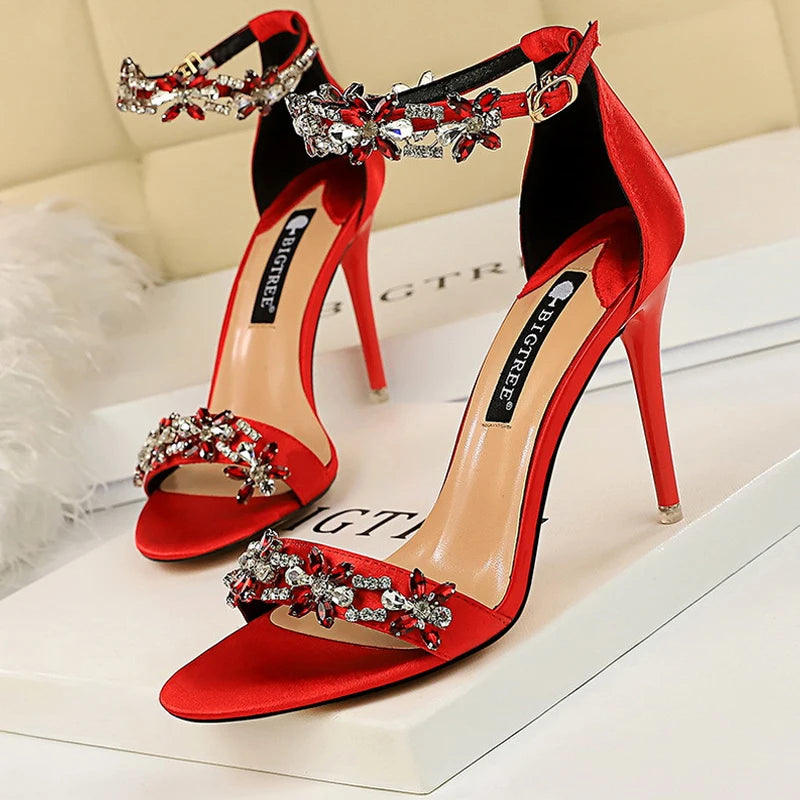 Beautifully Finished Sandals in a Timeless Design