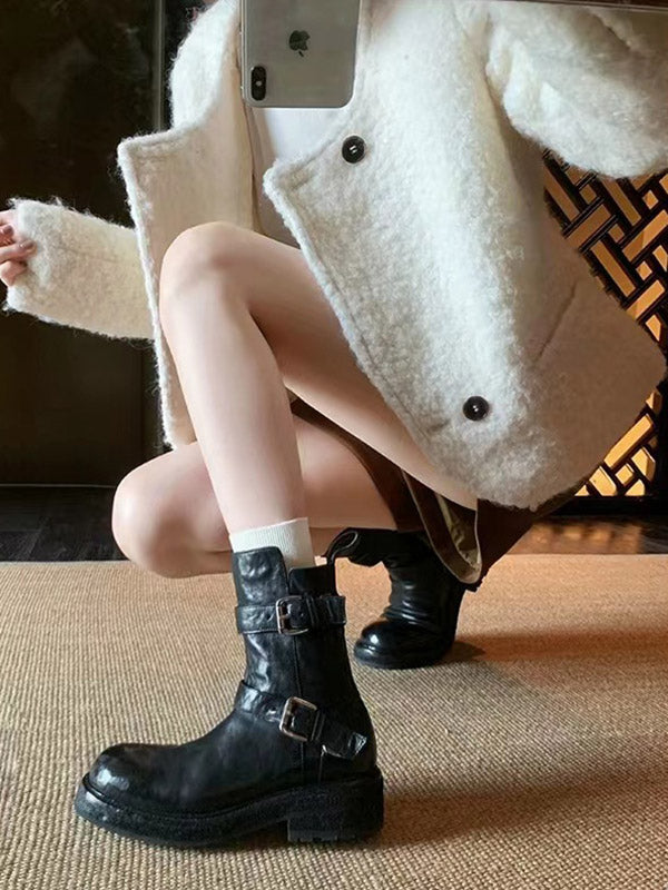Well Tailored Boots with a Graceful Silhouette