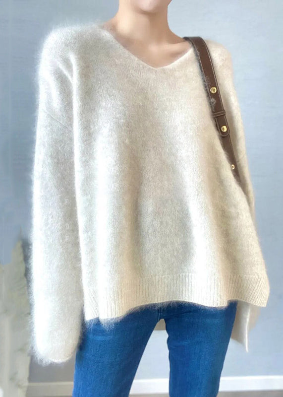 Well Tailored Sweater with a Graceful Silhouette